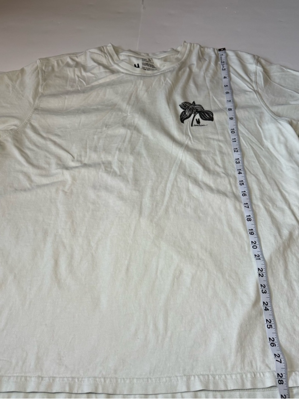Men's White Short-Sleeve Graphic Pocket-Print Tee - Picture 4 of 7